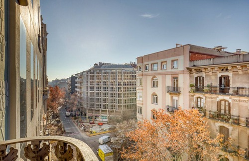 Dreta de l'Eixample Apartment | Classic La Dreta de l'Eixample 3BR, nr Paseo de Gracia, by Blueground