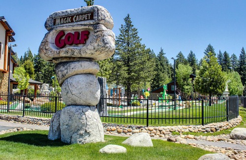 Ridgewood Ski Chalet | Classic, Lake Tahoe Cabin on Double Lot with WiFi & Fireplace