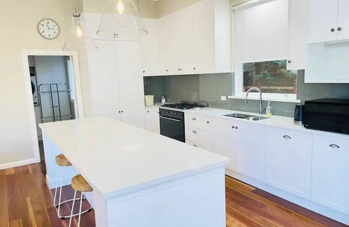 Wagga Wagga House | Classic Meets Modern in Central Wagga!