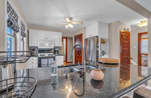 Ortley Beach House | Classic OCEAN BLOCK CAPE WITH 4 BR 2 BATHS.