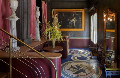 Mount Vernon House | Classic Room at Ulysses Hotel: Gothic Décor Near Baltimore's Highlights