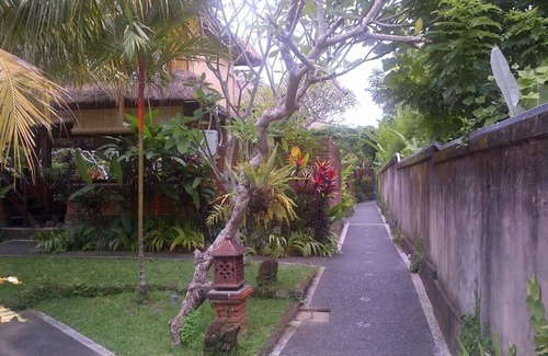 Pengosekan Apartment | Classic room villa in Ubud