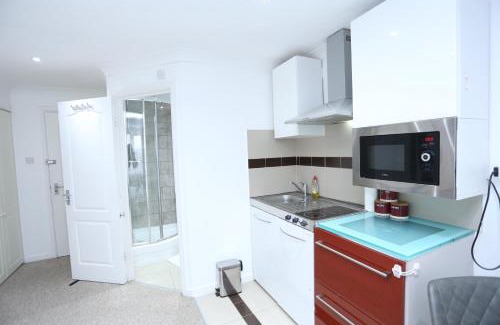 Thamesmead East Apartment | Classic Studio Lytham Up London