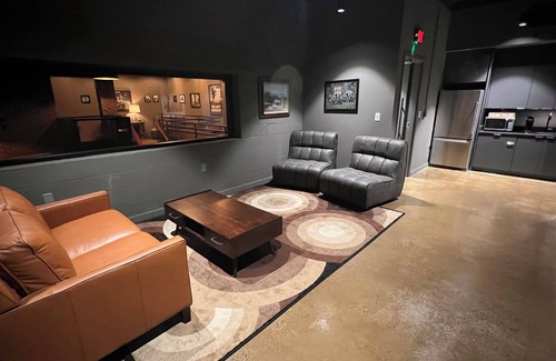 Manchester House | Classified Moto - The Schnickschnack Room