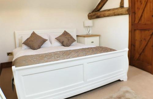 Cauldon Low House | Classy 2 Bed Peak Dist Cottage Barn Alton Towers