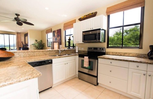 Coco Condo | Classy artsy ocean-view unit near pool at Pacifico in Coco sleeps 6