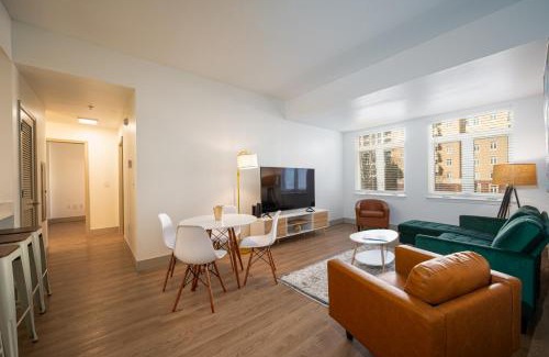 Charlotte Center City Apartment | Classy Uptown Darling