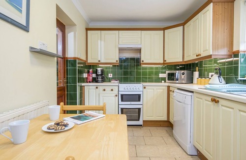 Kilgetty Cottage | Clayford Cottage, Holiday Cottage Nr Saundersfoot, Sleeps 6, 3 bedrooms, bathrooms