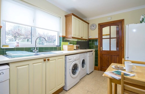 Kilgetty Cottage | Clayford Cottage, Holiday Cottage Nr Saundersfoot, Sleeps 6, 3 bedrooms, bathrooms