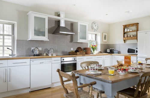 Lower Oddington Cottage | Claytons Cottage is a very comfortable and well-appointed Cotswold stone cottage
