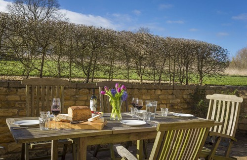 Lower Oddington Cottage | Claytons Cottage is a very comfortable and well-appointed Cotswold stone cottage