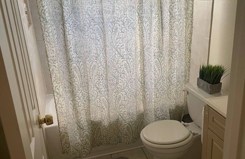 Kenner - Louis Armstrong International Airport House | Clean 2BR House w/Arcade machine close to Airport!