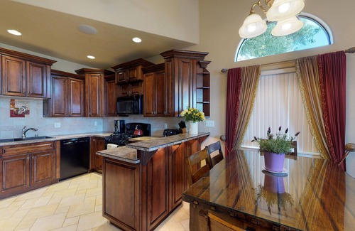 Castro Valley Villa | Clean And Classy 3 Bed Villa, Great Family Retreat