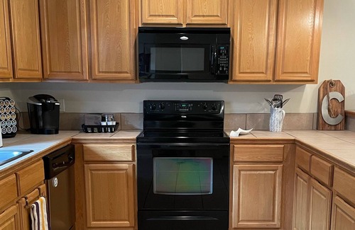 Highlands - Perkins Condo | Clean and Comfortable Townhome 1.6 miles from LSU and downtown Baton Rouge
