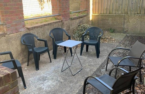 Luton House | Clean and Secure Contractor Housing *free parking*