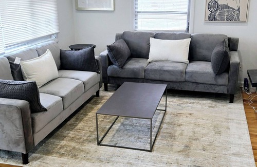 Atlanta Apartment | Clean Apartment Minutes from Atlanta Airport DownTown and MidTown.