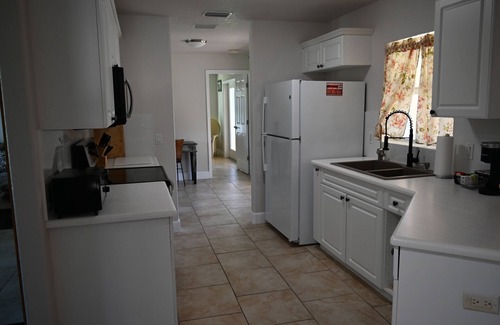 North Port House | Clean, Attractive, Comfortable 3 Bedroom, 2 Bath Home in Quiet Neighborhood.
