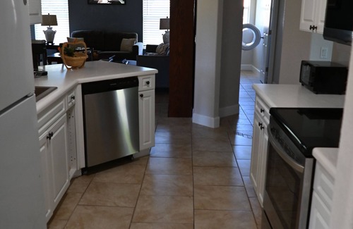 North Port House | Clean, Attractive, Comfortable 3 Bedroom, 2 Bath Home in Quiet Neighborhood.