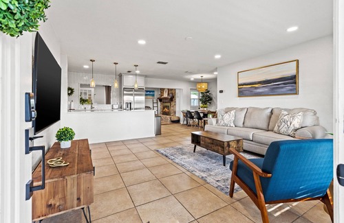 Seminole House | 🌞CLEAN/Beautiful Kitchen/POOL/CLOSE TO BEACHES ⛱️