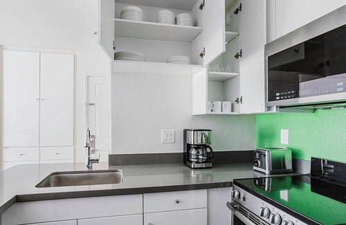 Los Angeles Apartment | Clean Burbank 1BR, Fully Furnished & Equipped, by Blueground