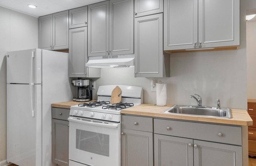 Boyne City House | Clean & Comfortable! It's Wine Season! 14+ Tasting Rooms <45 Minutes Away!