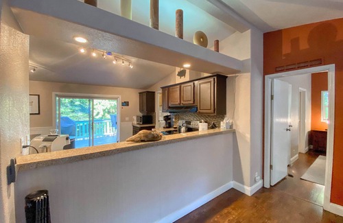 Eastsound House | Clean & Cozy 2br/2ba, Remodeled w/Hot Tub, Close To Beach & Town: See Reviews
