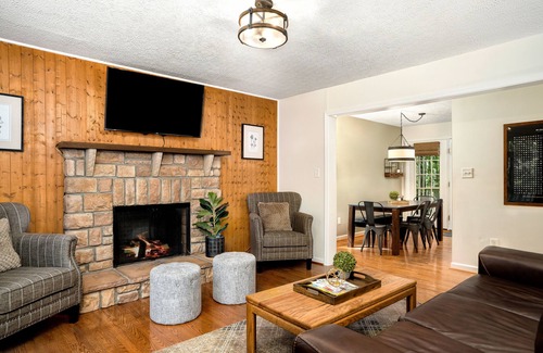 Basye House | CLEAN + COZY 3BD/2BA/Office | WiFi | Fire Pit! Minutes to Bryce Resort!
