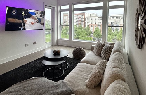 Buckhead Heights Apartment | Clean & cozy apartment - Great for business travelers - 5 mins from Marta