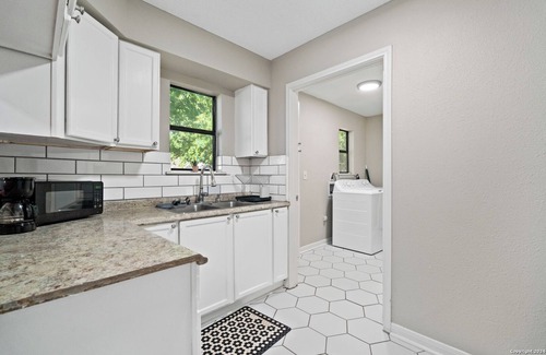 Arena District House | Clean Cozy Home Near Downtown & Riverwalk - Sleeps 10!