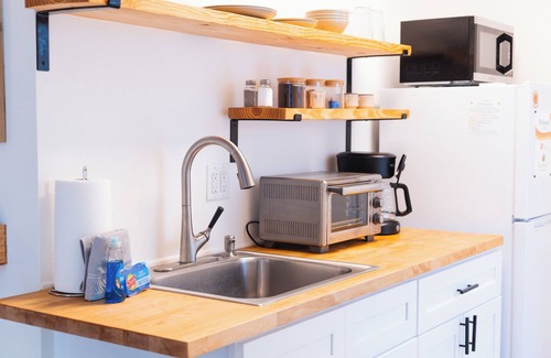 North Carolina Coast Apartment | Clean & Cozy Studio called The Sea Oat - Walk to Beach, Lake & Park