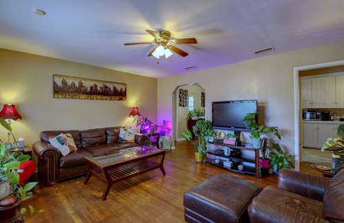 Little Rock House | Clean Safe Comfortable Housing - Nestled among the Oaks