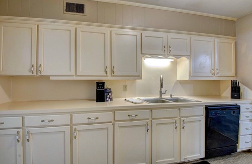 Little Rock House | Clean, Safe Comfortable - Charming 4-bedroom house in Little Rock