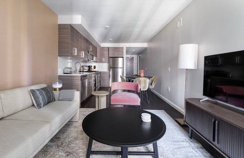 Downtown San Francisco Apartment | Clean Soma 1BR w/Gym & Yoga, nr Tech Companies, by Blueground