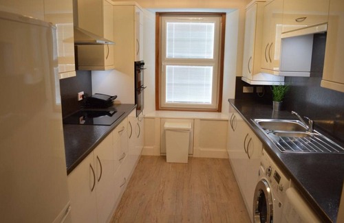 Perth Apartment | Clean & Stylish City Centre Apartment
