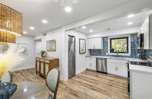 Seabrook Island Villa | Clean, updated villa half mile to beach. Club access.