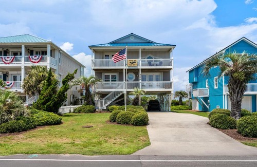 Caswell Beach House | Clear For Take Off by Oak Island Accommodations