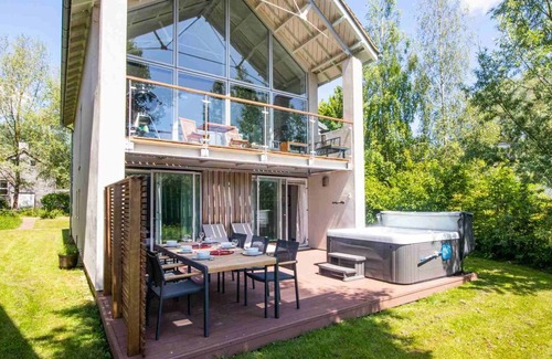 Cirencester House | Clearwater 86, Clouds Keep (P)