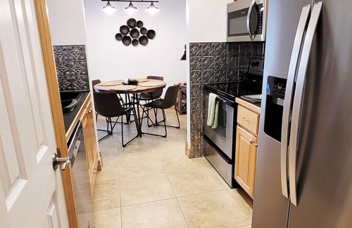 Clearwater Condo | Clearwater Condo w/Pool Access, 4Mi to Beach!