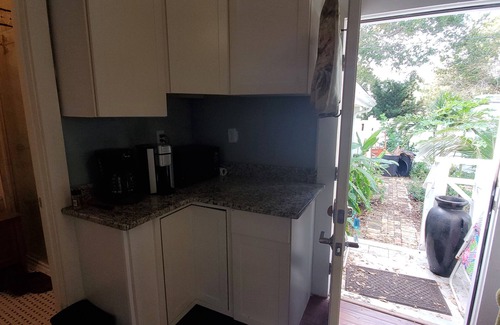 Largo House | Clearwater near Largo Tiny House Pets OK