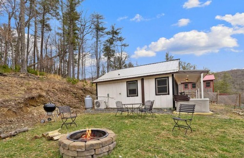Blowing Rock House | Clementine Cottage at Doe Creek