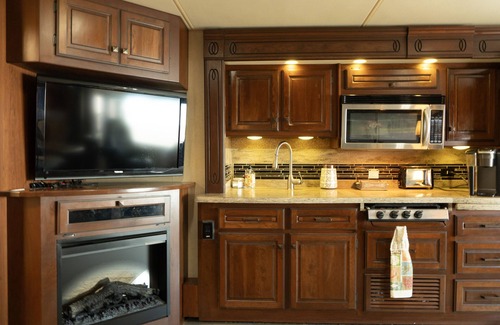 Pendleton House | Clemson Football Games! We have a beautiful class A coach that’s minutes away!