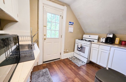 Cleveland House | Cleveland Loft Retreat – Near Downtown & Beach!