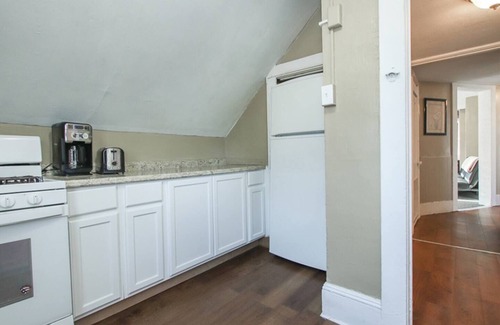 Cleveland House | Cleveland Loft Retreat – Near Downtown & Beach!