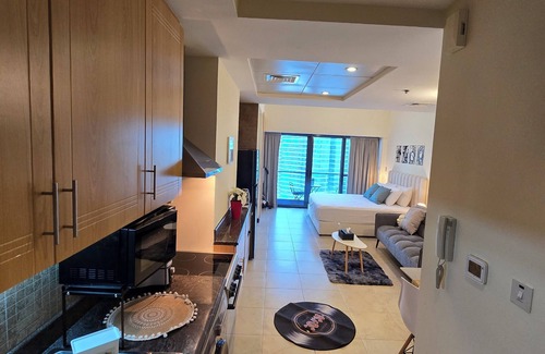 Jumeirah Lake Towers Apartment | Click Stay - JLT - Entire Studio & Balcony Lakes view Apartment -NA