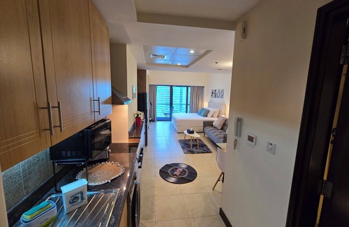 Jumeirah Lake Towers Apartment | Click Stay - JLT - Entire Studio & Balcony Lakes view Apartment -NA