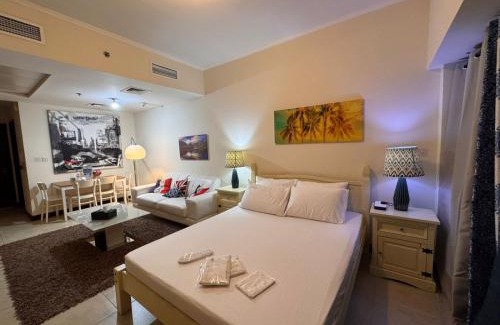 Jumeirah Lake Towers Apartment | Click Stay - JLT - Entire Studio & Balcony Lakes view Apartment -AM