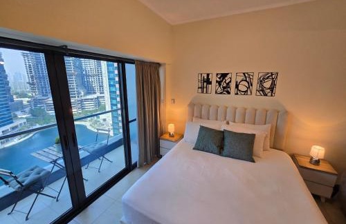 Jumeirah Lake Towers Apartment | Click Stay - JLT - Entire Studio & Balcony Lakes view Apartment -NA