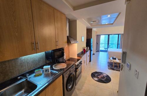 Jumeirah Lake Towers Apartment | Click Stay - JLT - Entire Studio & Balcony Lakes view Apartment -NA