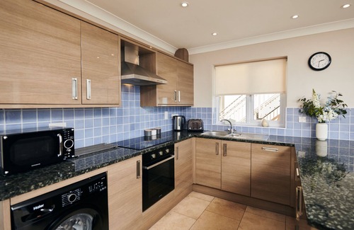 Pendine Cottage | Cliff Haven, Seaside apartment with stunning views