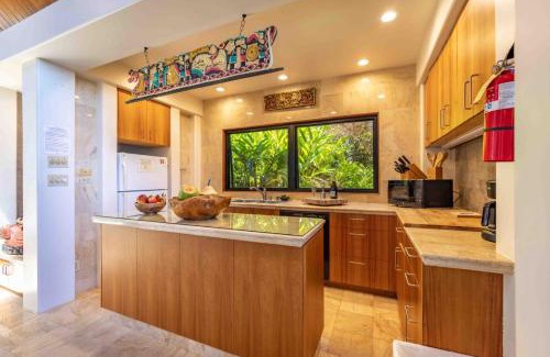 Haiku Villa | Cliff House with Ocean Views in Haiku, Maui jungle